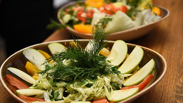 «Зеленую страсть» приготовили участники кулинарного поединка поколений в Вологде