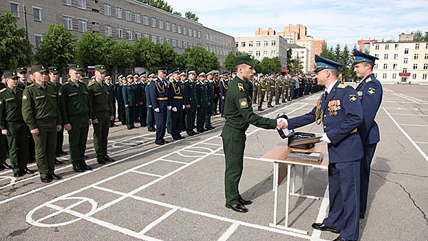 Большинство выпускников училищ Минобороны РФ продолжают учебу в военных вузах
