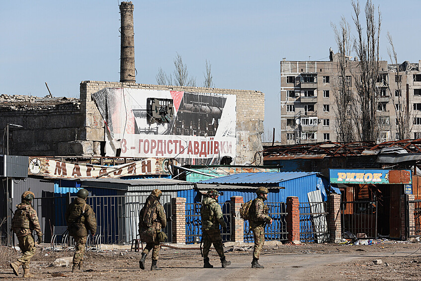 Военнослужащие в центре города, Авдеевка, февраль 2024 года