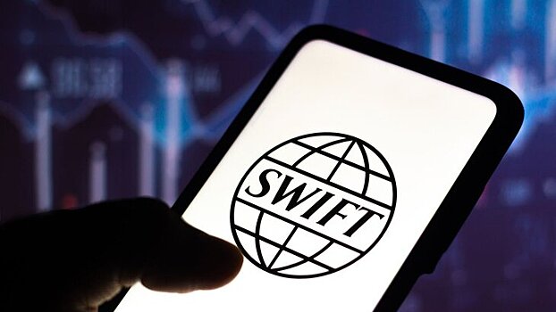 Банк "Приморье" приостановил прием SWIFT-переводов