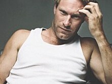 «Алкоголичка» — самая сексистская, брутальная и мужская деталь гардероба