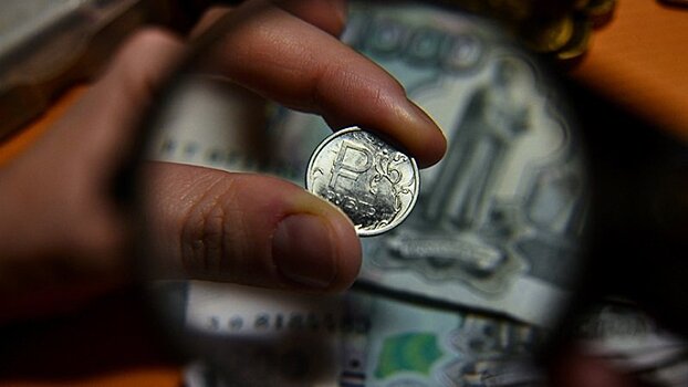 Орешкин прокомментировал волатильность рубля