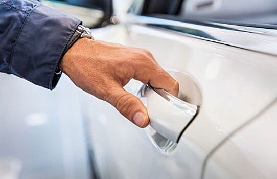 Машина бьется током: Причина и решение проблемы