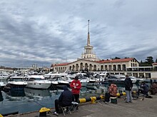 Выстрелы слышны в центре Сочи: что происходит в акватории морпорта 17 декабря