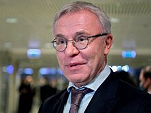 Фетисов планирует сыграть в хоккей на льдине на Северном полюсе. Цель – привлечение внимания к экологическим проблемам