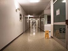 В Курске ветерана войны вместо больничной палаты положили в коридоре