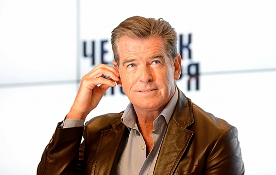 Полиция задержала мужчину, справившего большую нужду около поместья Пирса Броснана