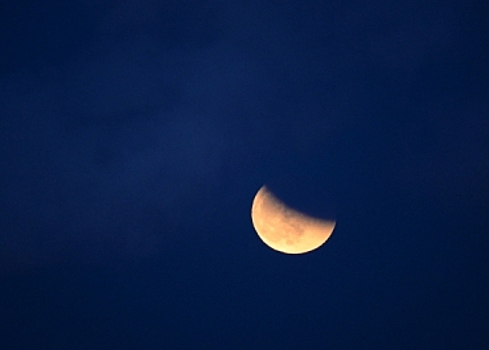 В США заявили о происхождении Луны и Земли из большого "бублика"