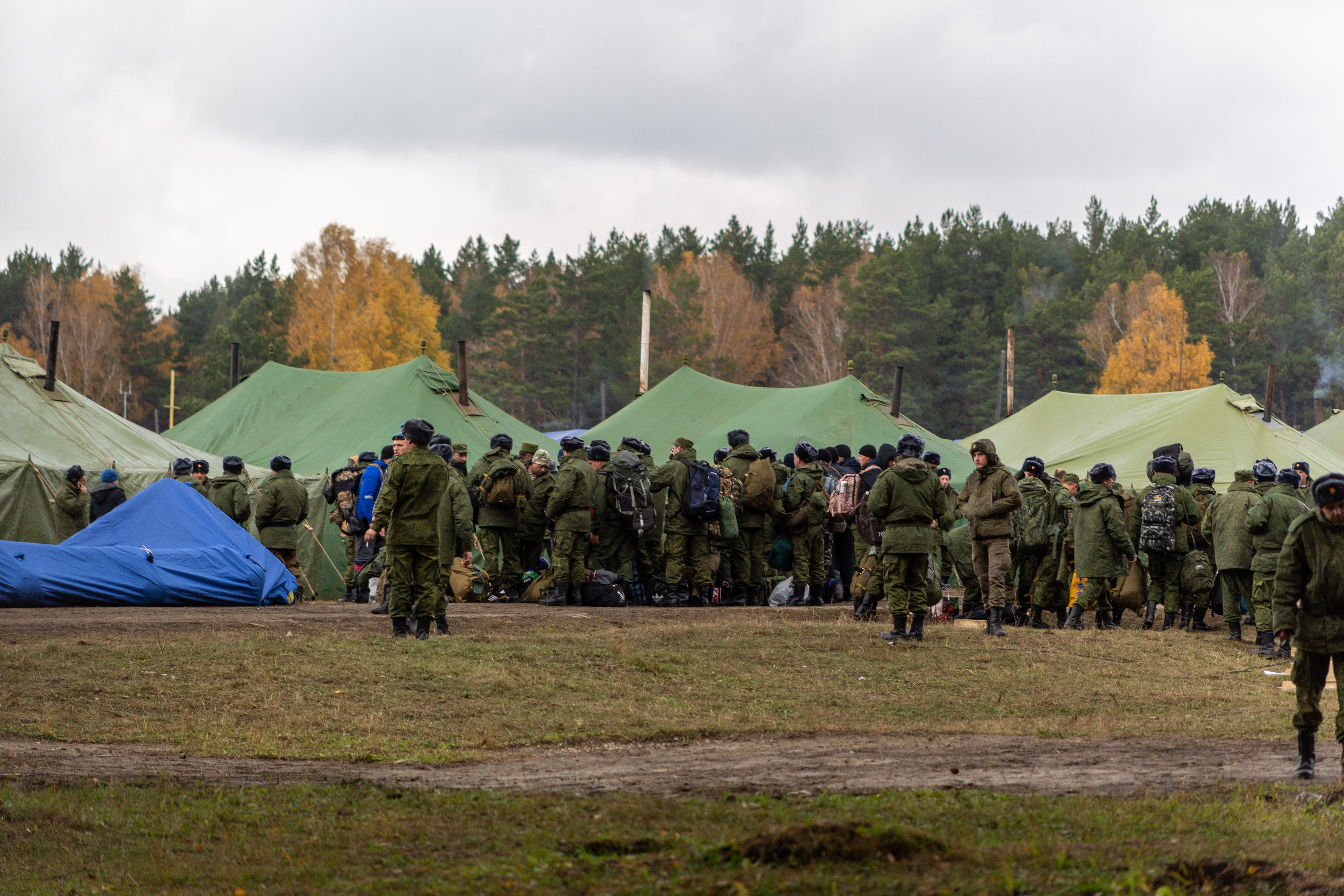 Военный палаточный лагерь