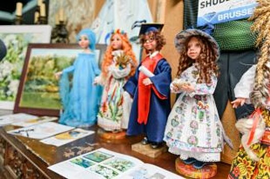 На благотворительном аукционе в Барнауле продали куклу за 25 тысяч рублей