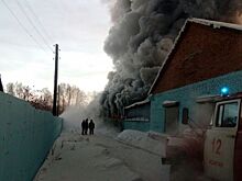 Фабрика «Обувь-НСК» горит под Новосибирском: есть жертвы