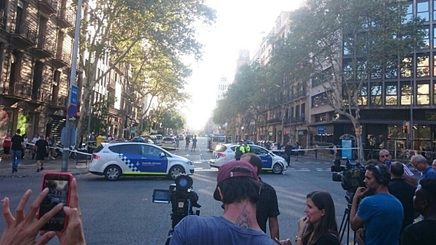 СМИ: полиция установила личность исполнителя теракта в Барселоне