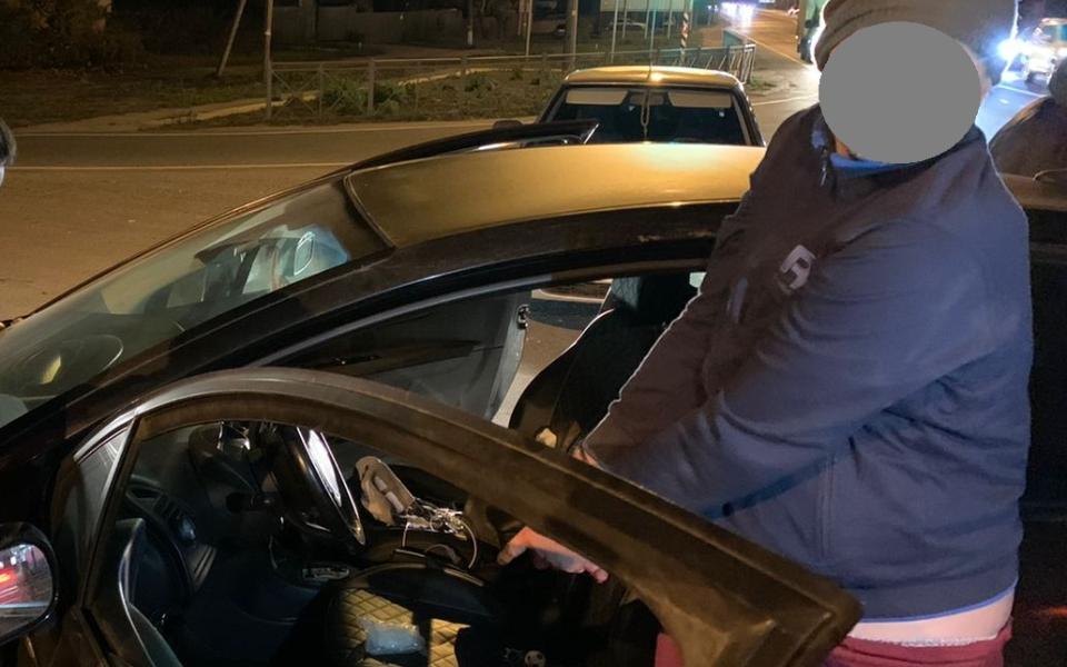 В Рыбновском районе арестовали рязанца с метадоном в машине