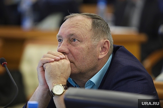 Курганский депутат Алейников подарил землякам в зоне СВО прибор ночного видения