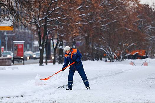 Российский чиновник предложил помолиться для борьбы со снегом