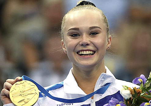 Армейская гимнастка Ангелина Мельникова завоевала три награды в отдельных видах на Европейских играх