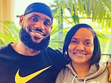 Леброн Джеймс: «Мама говорит: «Сижу с сыном и смотрю по телевизору на своего внука». Чуть не прослезился»