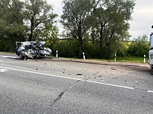 На трассе Тюмень-Омск большегрузы «размотали «Ладу Приору», которая пыталась повернуть: водитель погиб