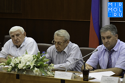 В Дагестане обсудили межрегиональное сотрудничество между республикой и Санкт-Петербургом