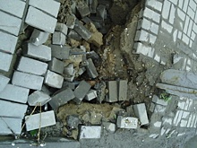 Это фиаско: тротуар на Большевистской ушёл под землю