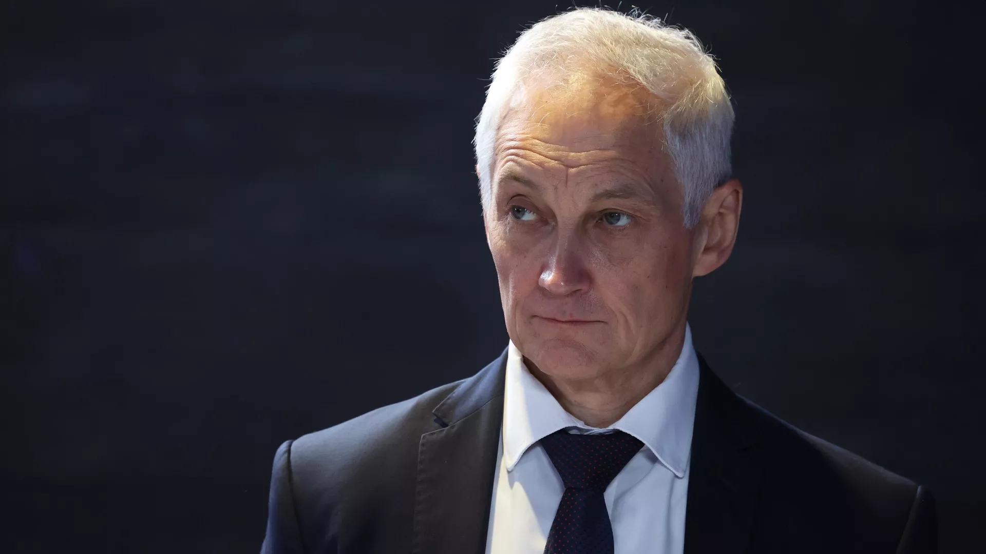 Белоусов рассказал о зарплатах медиков в зоне СВО