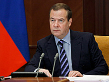 Медведев: на реконструкцию ансамбля в Павловске выделят 3 млрд рублей