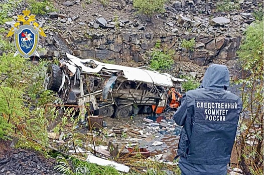 В Якутии автобус с вахтовиками упал с обрыва. Погибли 13 человек