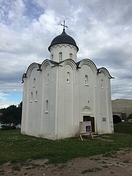 Солист Мариинского театра даст пасхальный концерт в древнем храме