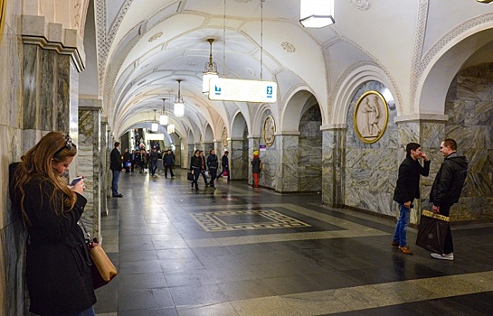 Репродукции известных картин украсят станции московского метро