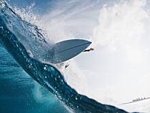 Пожилой серфер 30 часов выживал в открытом море