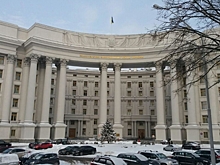 Киев обвинил Россию в появлении надписей на здании консульства в Польше