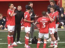 Футбольные правила, запрет на тайм-ауты, как обошли: Чарльтон из Чемпионшипа придумал, как взять его благодаря симуляции вратаря