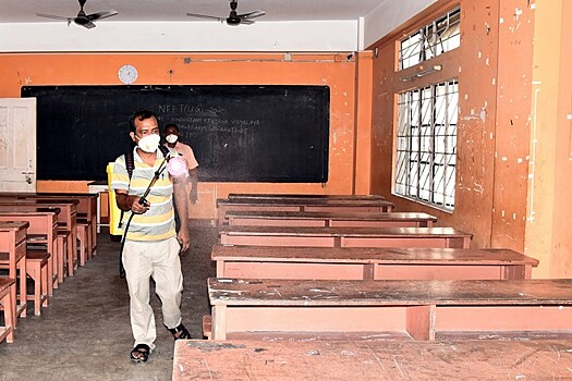 Власти столицы Индии решили не открывать школы до 31 октября