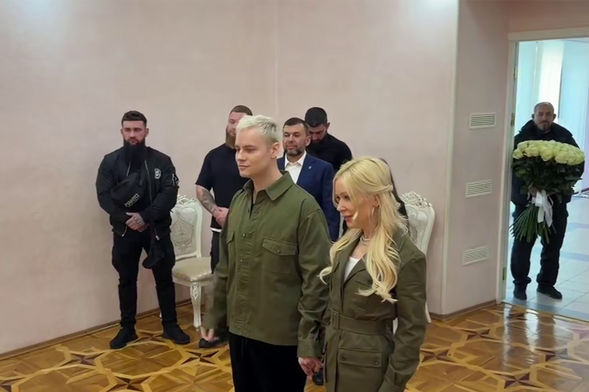 «Милитари-стайл» свадебных нарядов Shaman'а и Мизулиной оценила стилист