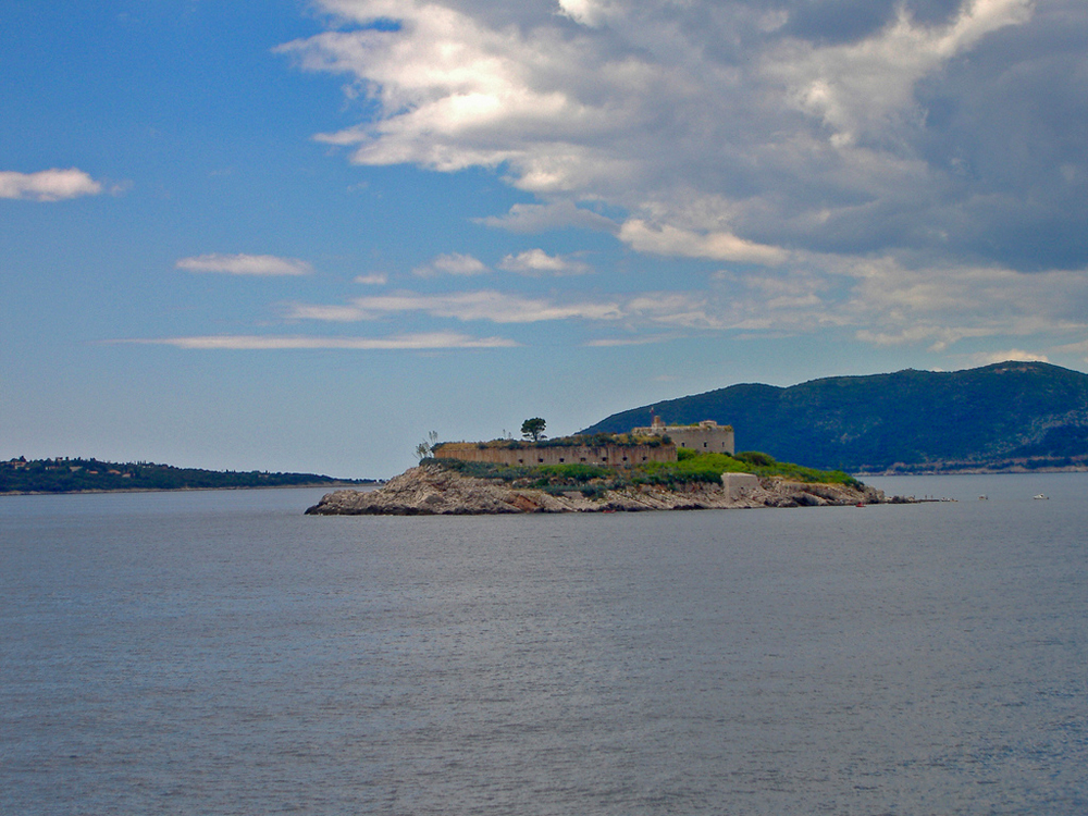 Остров-крепость Мамула, Херцег-Нови, Черногория