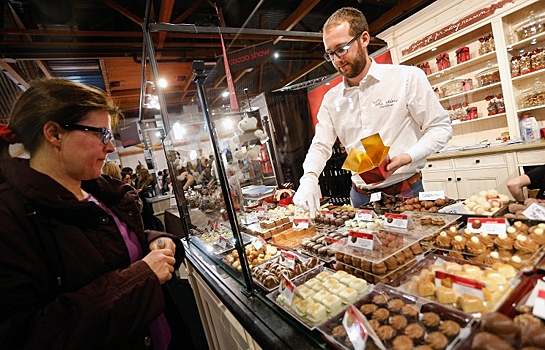 Суд Санкт-Петербурга разрешил продавать "санкционные продукты"