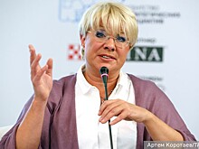 Певица Илона Броневицкая объяснила скандальные заявления Вайкуле о Дне Победы желанием сохранить карьеру в Латвии