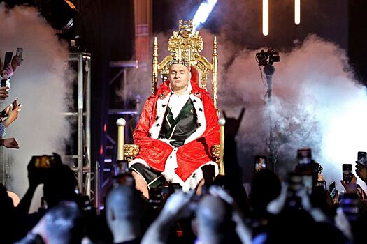 Валуев отреагировал на решение Фьюри завершить карьеру