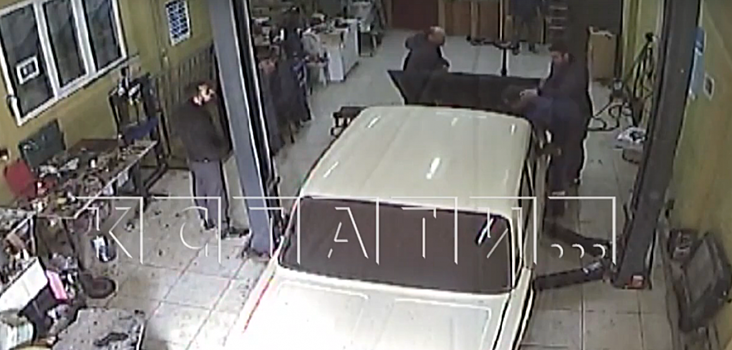 Обманутые клиенты автосервиса устроили самосуд над мастером в Нижнем Новгороде