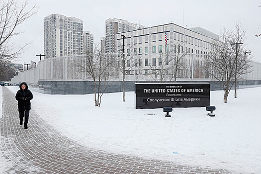 Посольство США в Киеве предложило американцам выехать с Украины