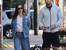 Папарацци заметили Ану де Армас в компании нового мужчины через месяц после разрыва с Томом Крузом