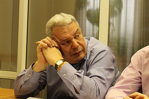 СМИ: Следователи пришли с обыском к депутату Писному, пока он был в Совете Федерации