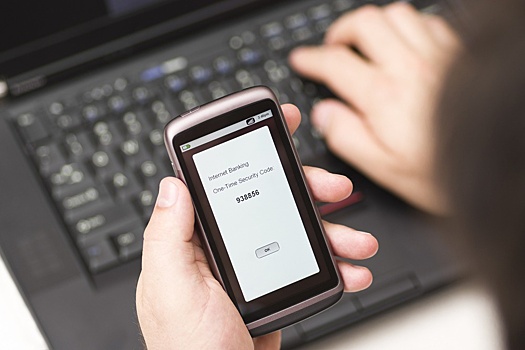 Эксперты объясняют, как мошенники используют код из SMS