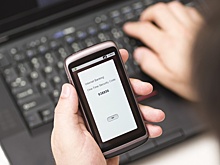 Эксперты объясняют, как мошенники используют код из SMS