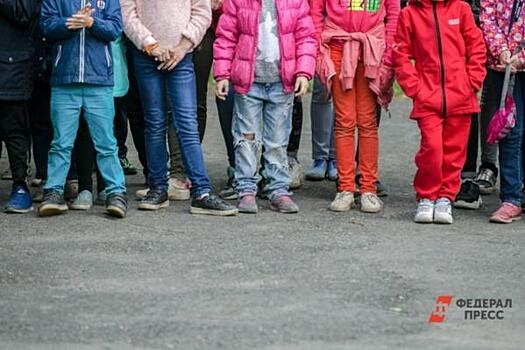 Тюменского пенсионера, подозреваемого в преследовании школьников, проверят силовики