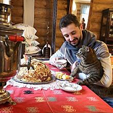 Толстый кот Виктор из Владивостока вместе с хозяином посетил Казань