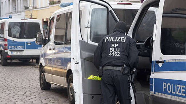 Bild: полиция перекрыла центр немецкого Мёнхенгладбаха на фоне угрозы взрыва