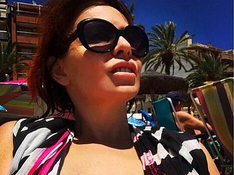Берет штурмом испанские пляжи! 50-летняя Наталья Штурм шокировала поклонников снимком с голой грудью