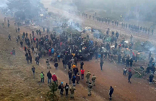 «Sputnik Беларусь»: группа мигрантов прорвалась в Польшу в пункте пропуска «Брузги»