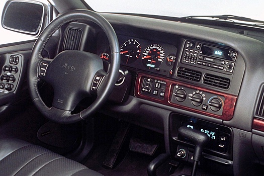 В РФ продают Jeep Cherokee из 90-х в идеальном состоянии